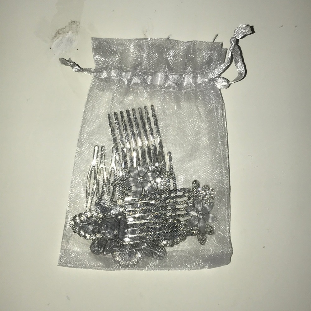 Only used once hair clips